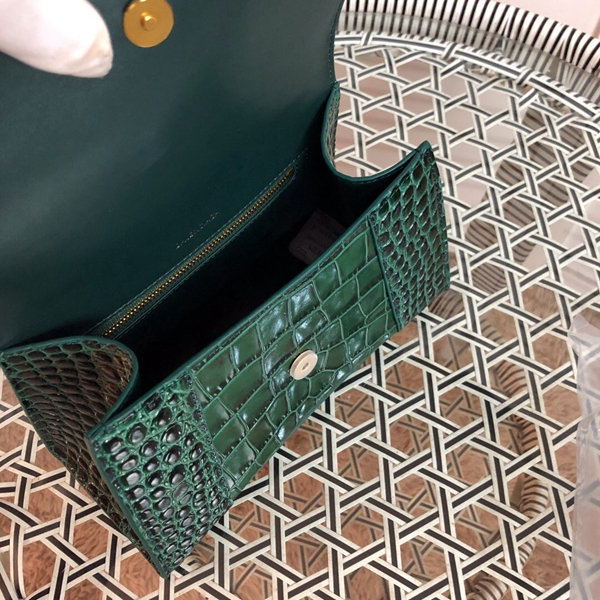 バレンシアガバッグ着用イメージ